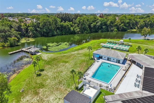 1433 APACHE CIRCLE, Tavares, FL 32778