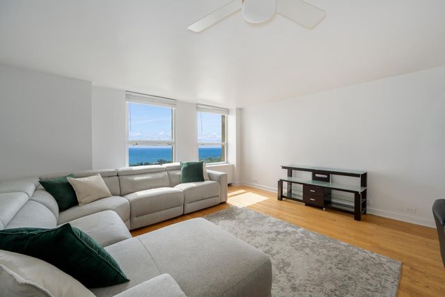 2626 N Lakeview Avenue 2605, Chicago, IL 60614