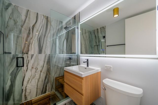 2626 N Lakeview Avenue 2605, Chicago, IL 60614