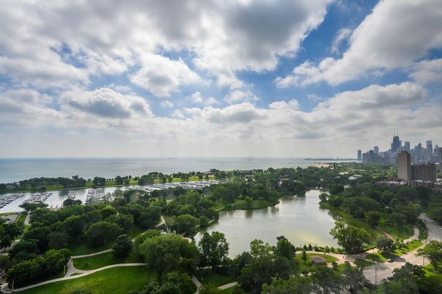 2626 N Lakeview Avenue 2605, Chicago, IL 60614