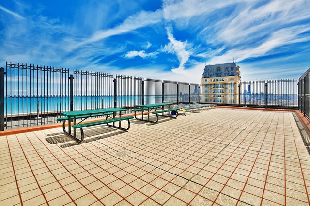 2626 N Lakeview Avenue 2605, Chicago, IL 60614