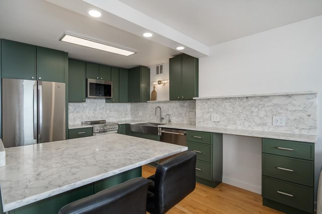 2626 N Lakeview Avenue 2605, Chicago, IL 60614