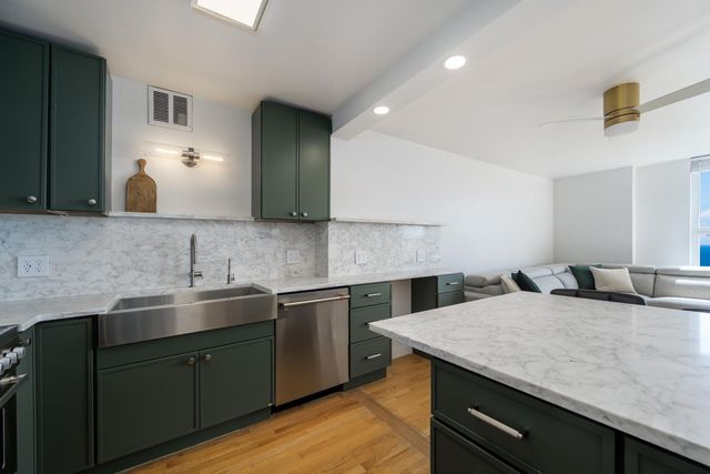 2626 N Lakeview Avenue 2605, Chicago, IL 60614