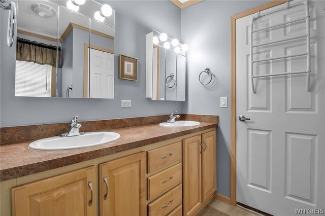 4665 Cotherstone Circle, Clarence, NY 14031