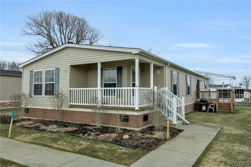 4665 Cotherstone Circle, Clarence, NY 14031