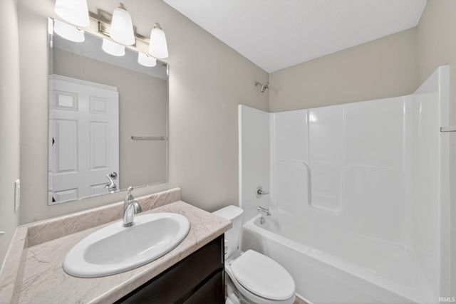 18347 Peregrine Lane, New Paris, IN 46553