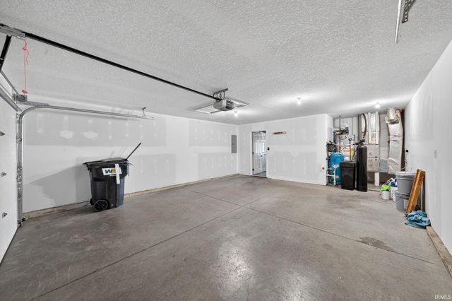 18347 Peregrine Lane, New Paris, IN 46553