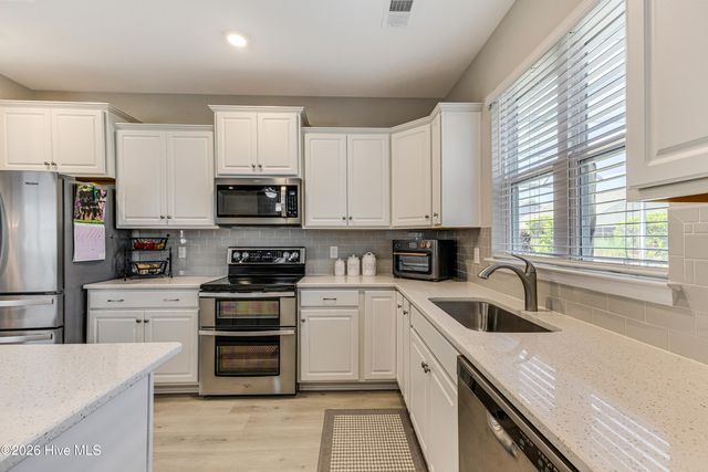 595 Dellcastle Court NW, Calabash, NC 28467