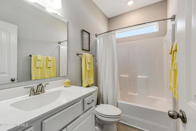 595 Dellcastle Court NW, Calabash, NC 28467