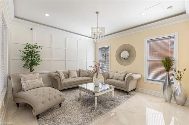 2135 Par DR, Naples, FL 34120