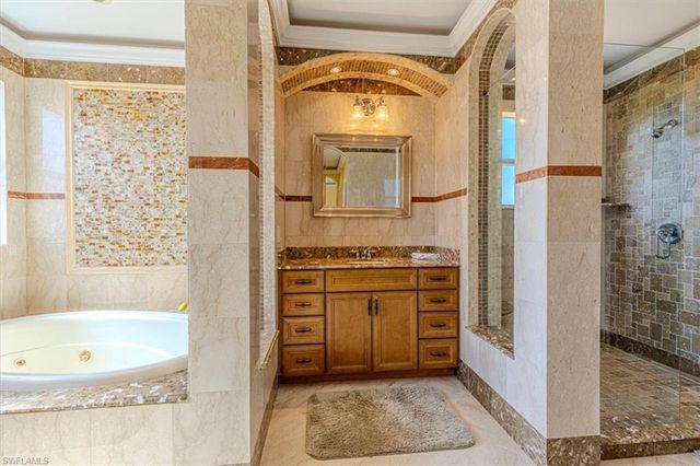 2135 Par DR, Naples, FL 34120