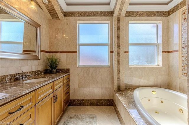 2135 Par DR, Naples, FL 34120