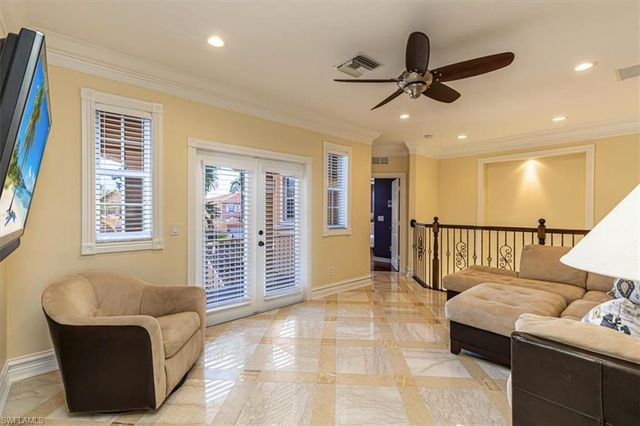 2135 Par DR, Naples, FL 34120