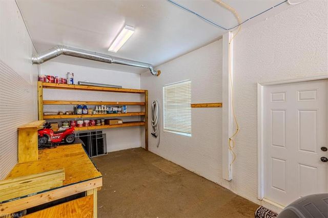 2135 Par DR, Naples, FL 34120