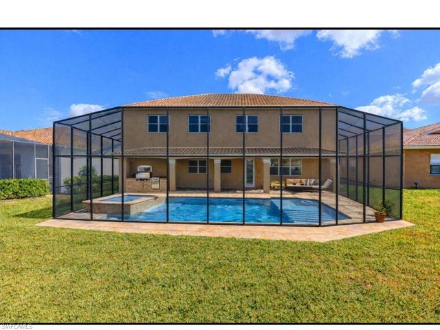 2135 Par DR, Naples, FL 34120