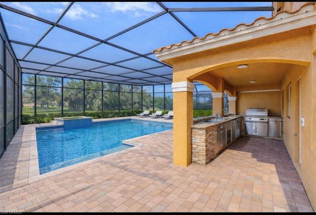 2135 Par DR, Naples, FL 34120