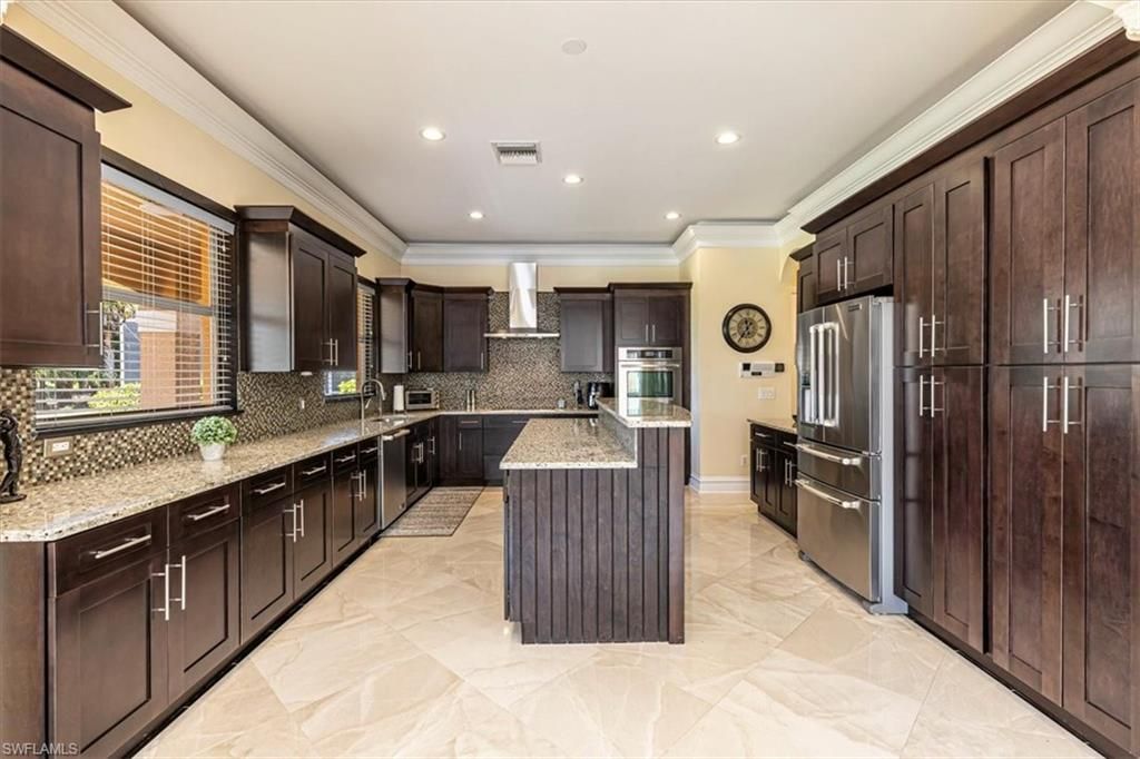 2135 Par DR, NAPLES, FL 34120 — photo 3