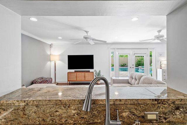 777 Lagoon Drive, North Palm Beach, FL 33408