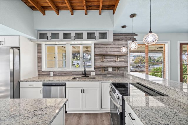 5642 RIVERVIEW DRIVE, New Port Richey, FL 34652