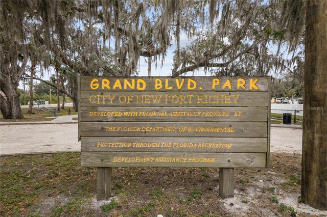 5642 RIVERVIEW DRIVE, New Port Richey, FL 34652