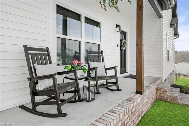 163 Four Andrews Drive, Harmony, NC 28634