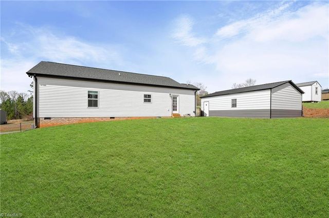 163 Four Andrews Drive, Harmony, NC 28634