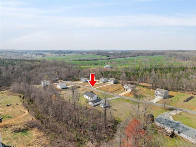 163 Four Andrews Drive, Harmony, NC 28634