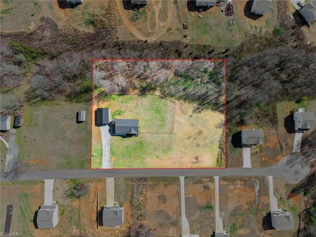 163 Four Andrews Drive, Harmony, NC 28634