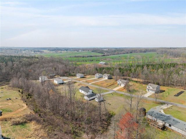 163 Four Andrews Drive, Harmony, NC 28634