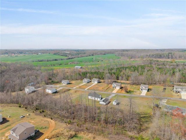 163 Four Andrews Drive, Harmony, NC 28634