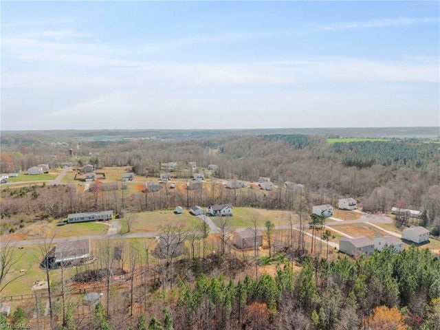 163 Four Andrews Drive, Harmony, NC 28634