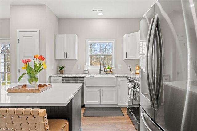 163 Four Andrews Drive, Harmony, NC 28634