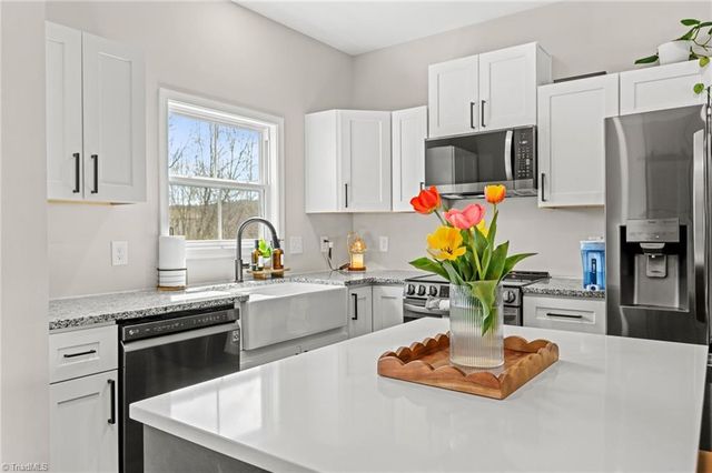 163 Four Andrews Drive, Harmony, NC 28634