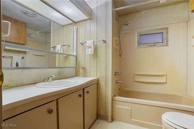 13627 Market Street, North Lima, OH 44452