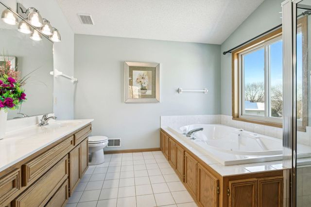 1507 Arden Vista Court, Arden Hills, MN 55112