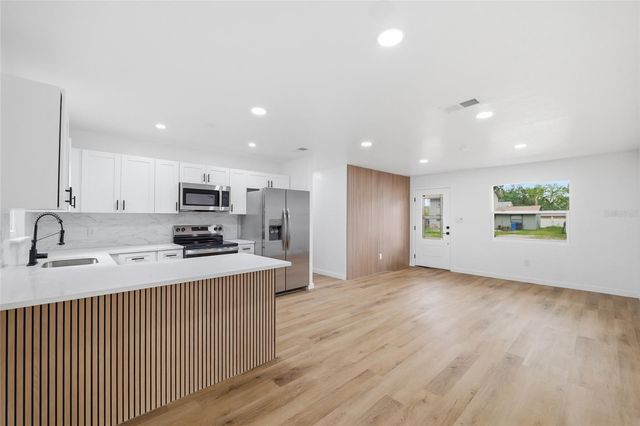 705 E 126TH AVENUE, Tampa, FL 33612