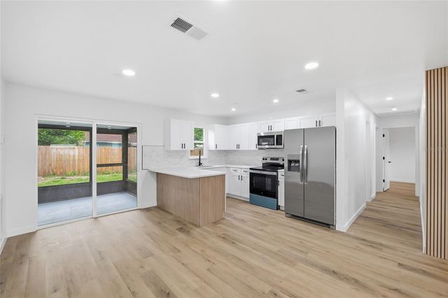 705 E 126TH AVENUE, Tampa, FL 33612