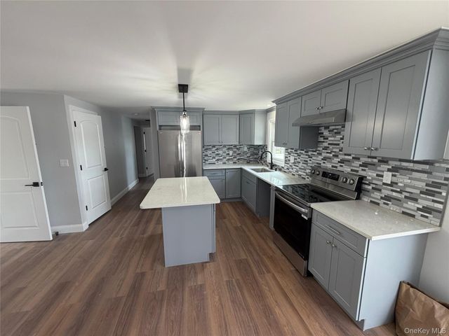 32 Grant Avenue, Brentwood, NY 11717