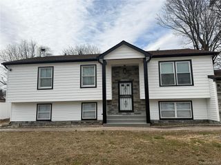 32 Grant Avenue, Brentwood, NY 11717