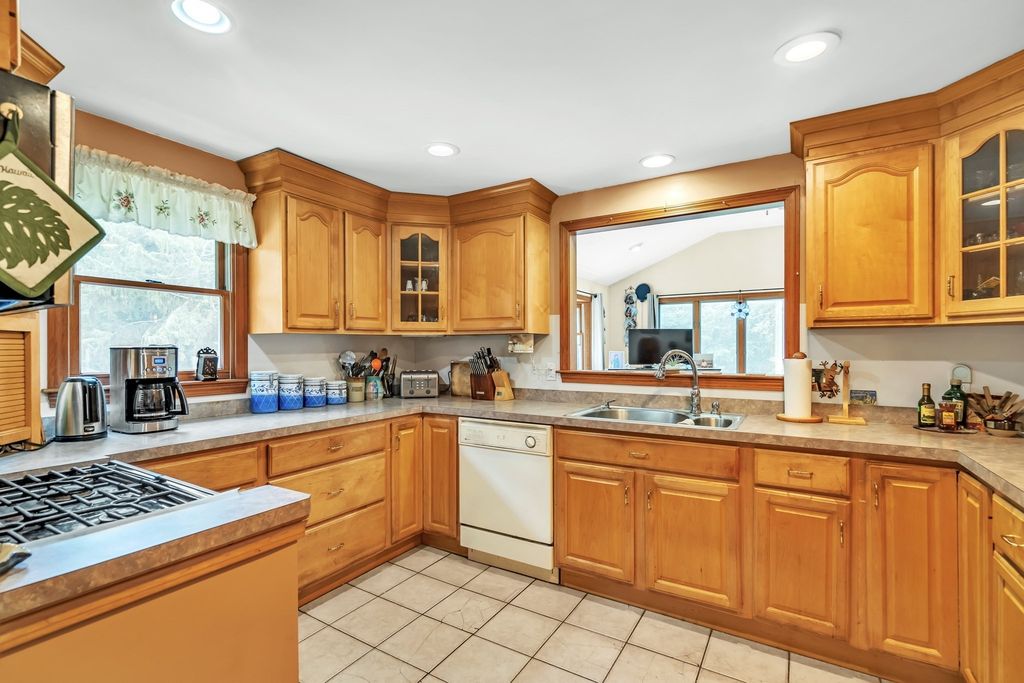 274 Great Road, Stow, MA 01775