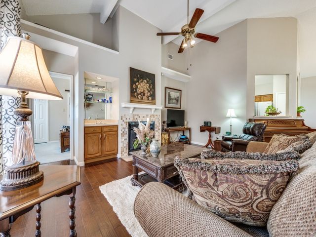 4321 Harvest Hill Road, Carrollton, TX 75010