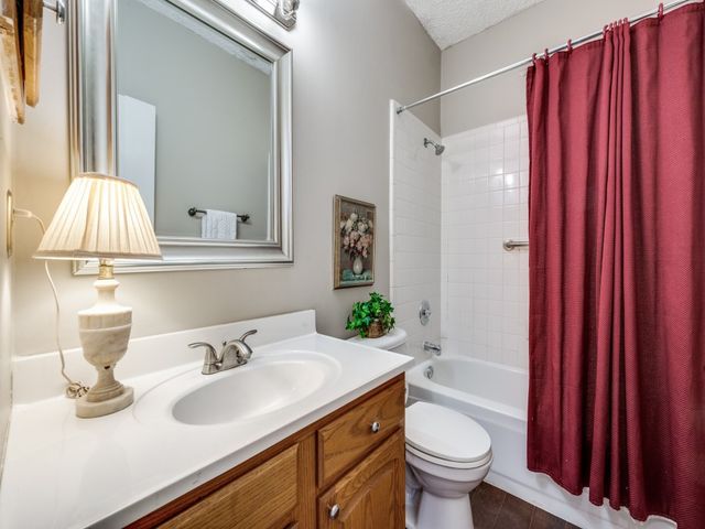 4321 Harvest Hill Road, Carrollton, TX 75010