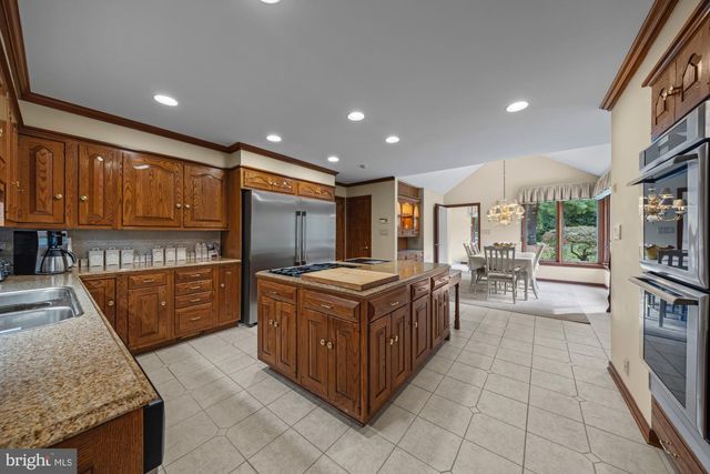 1528 MAYS LANDING RD, Hammonton, NJ 08037
