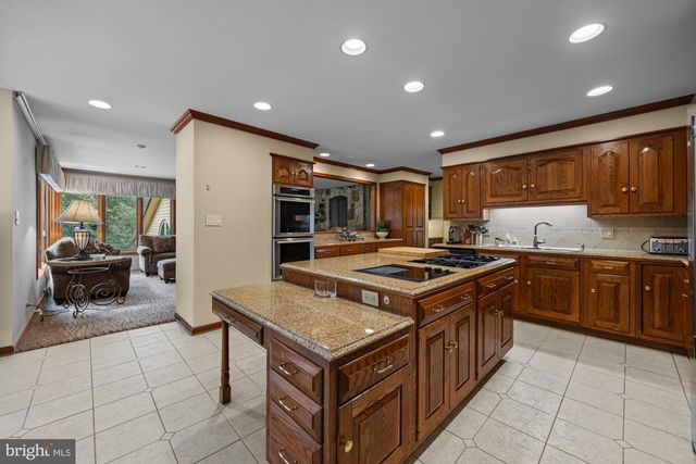 1528 MAYS LANDING RD, Hammonton, NJ 08037
