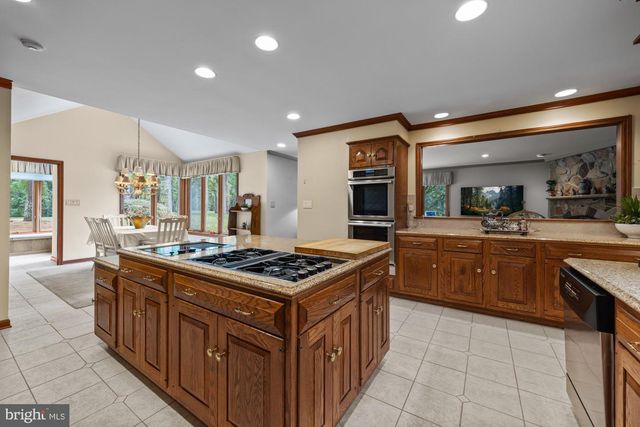 1528 MAYS LANDING RD, Hammonton, NJ 08037