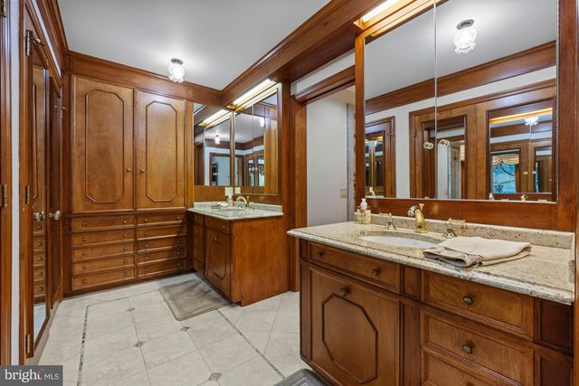 1528 MAYS LANDING RD, Hammonton, NJ 08037