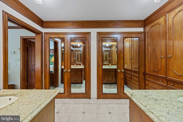 1528 MAYS LANDING RD, Hammonton, NJ 08037