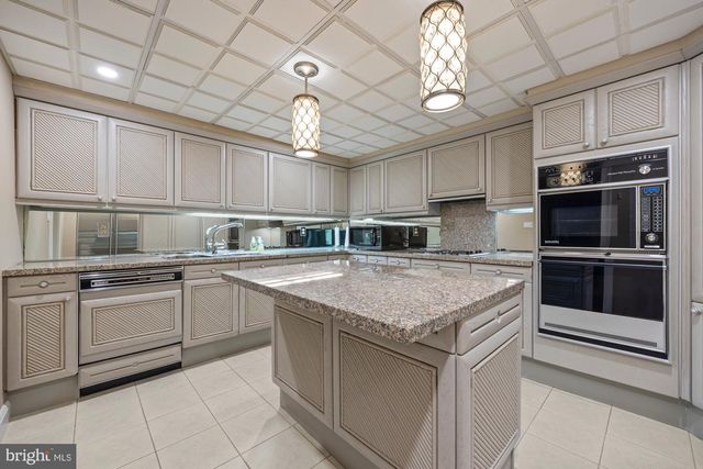 1528 MAYS LANDING RD, Hammonton, NJ 08037