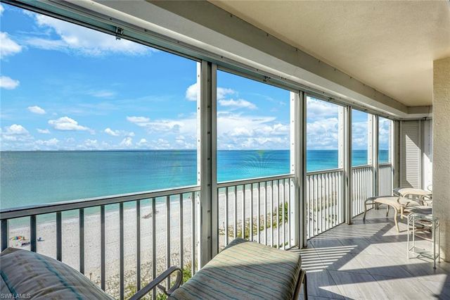 9577 Gulf Shore DR # 704, Naples, FL 34108