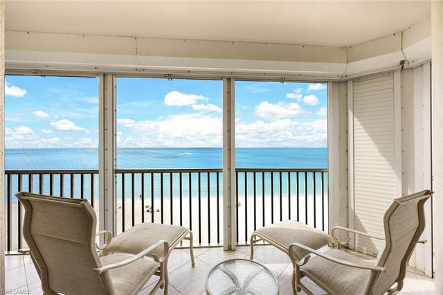 9577 Gulf Shore DR # 704, Naples, FL 34108